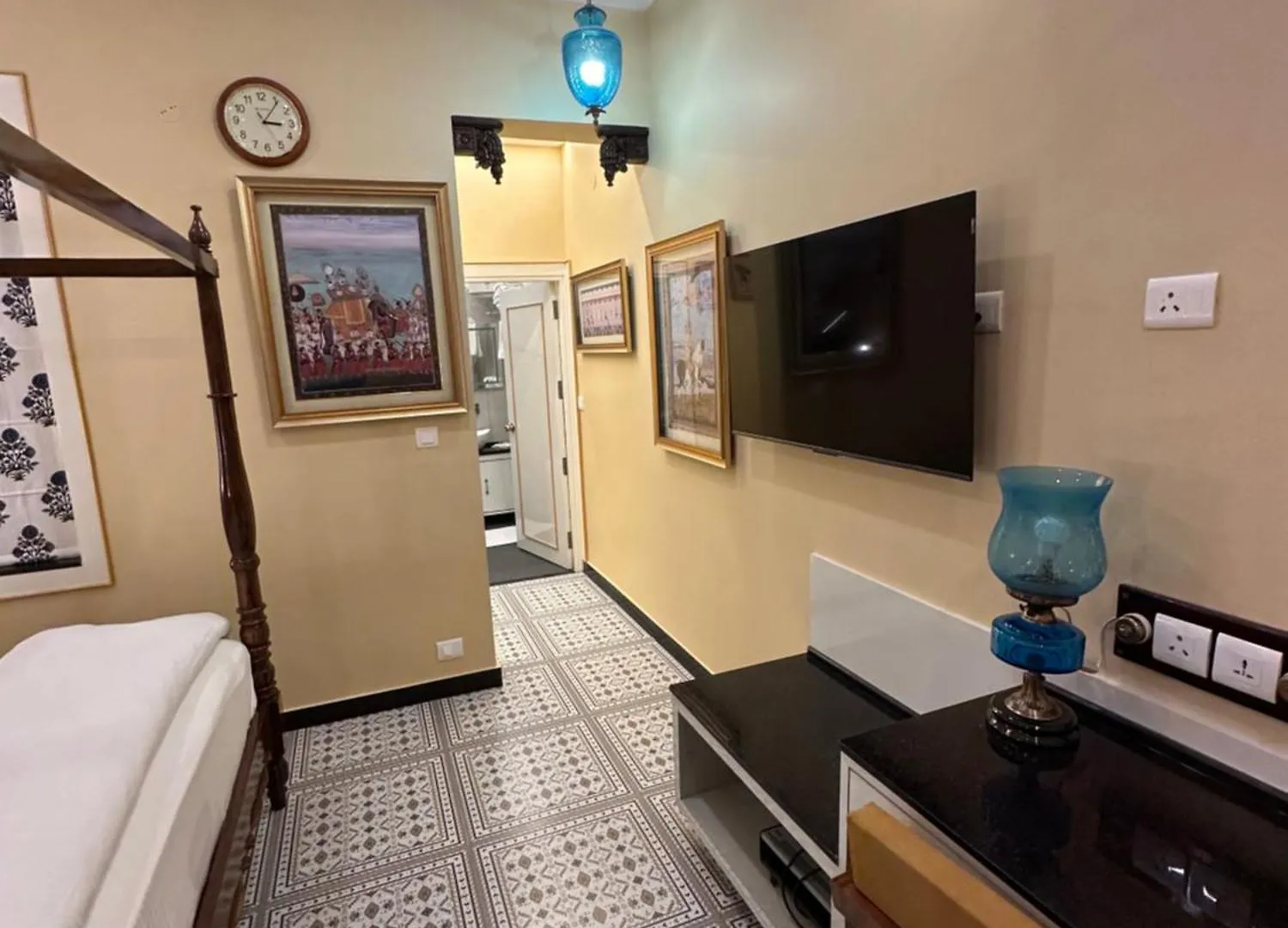 The Coral Court Homestay Agra