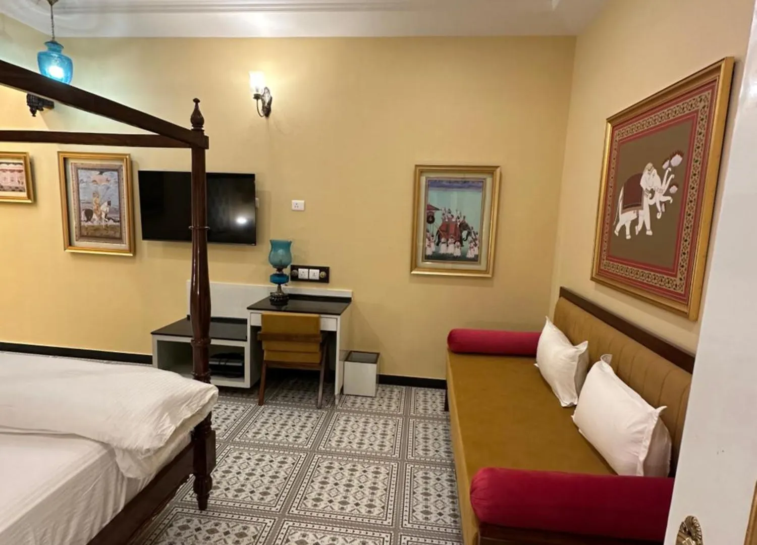 The Coral Court Homestay Agra