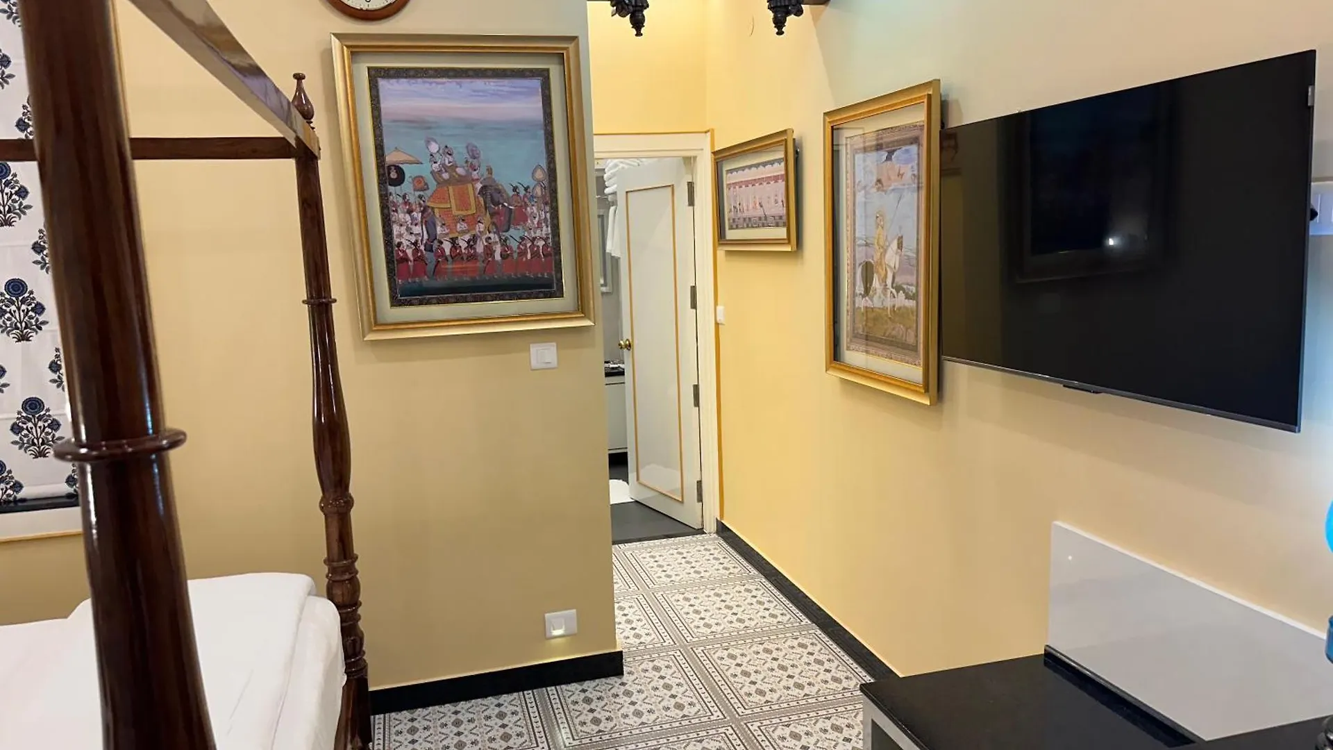 The Coral Court Homestay Agra