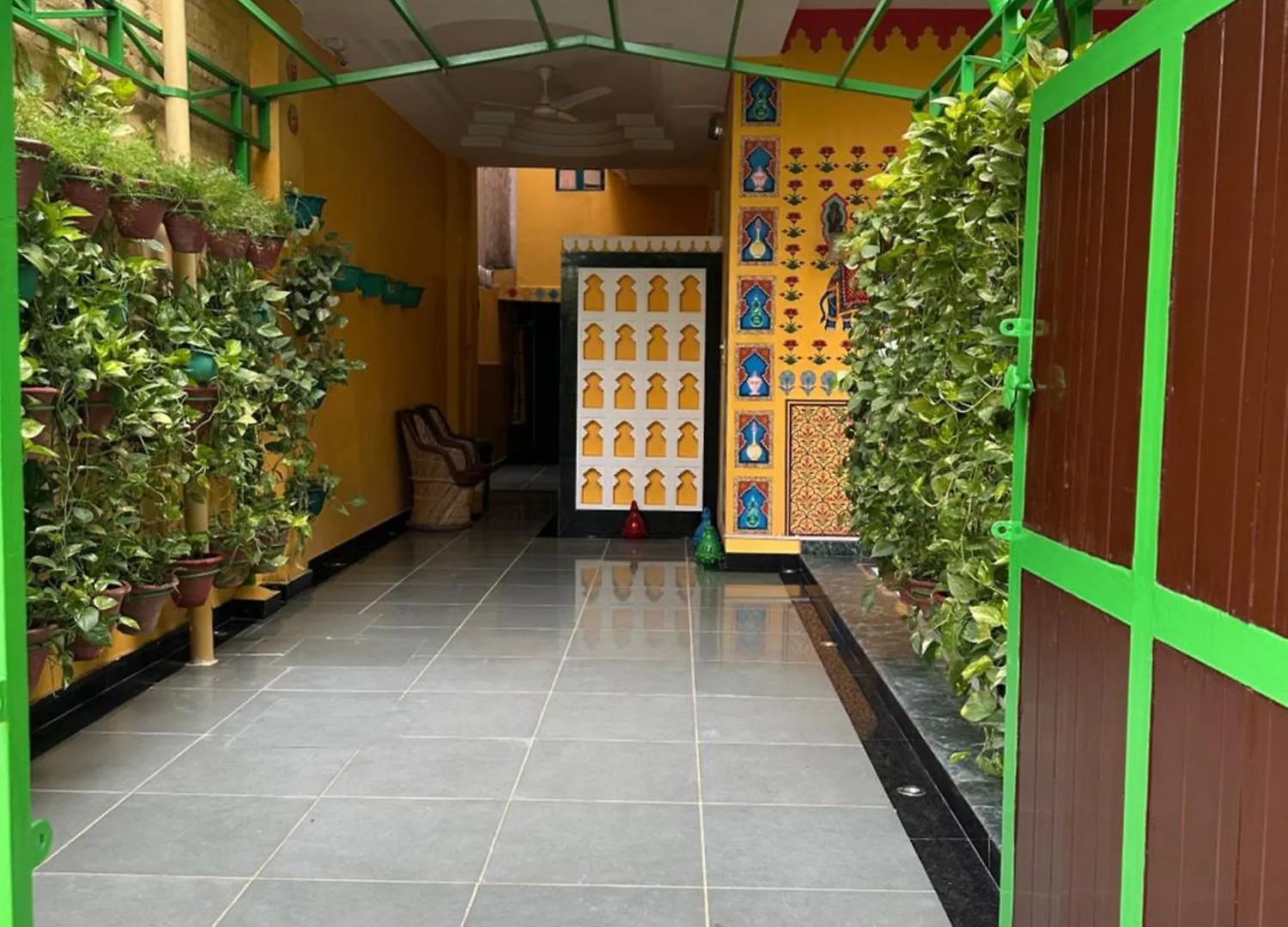 The Coral Court Homestay Agra  Indie